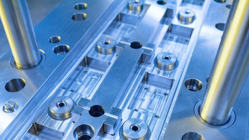 American Plastic Molds Advances Plastic Injection Mold Design and Manufacturing in Florida